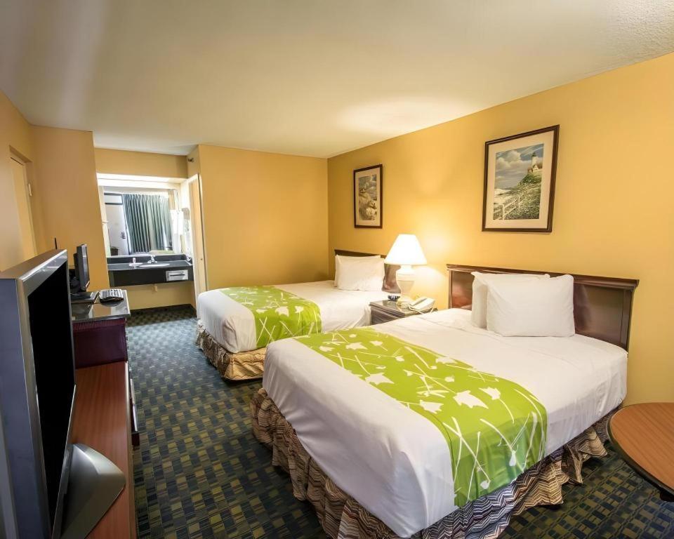 Quality Inn Celebration Exterior photo