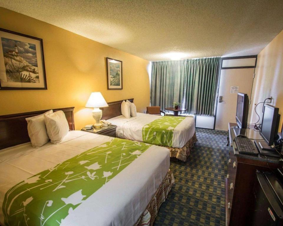 Quality Inn Celebration Exterior photo