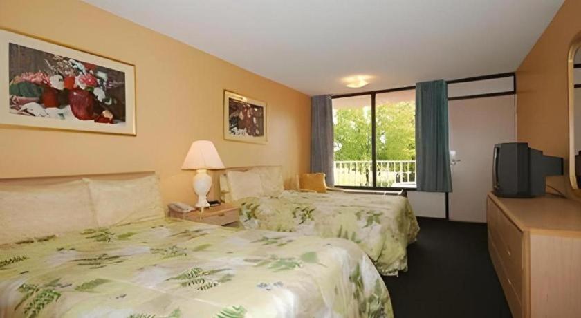 Quality Inn Celebration Exterior photo